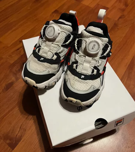 斐乐儿童鞋，28码，11C，内长175，9...