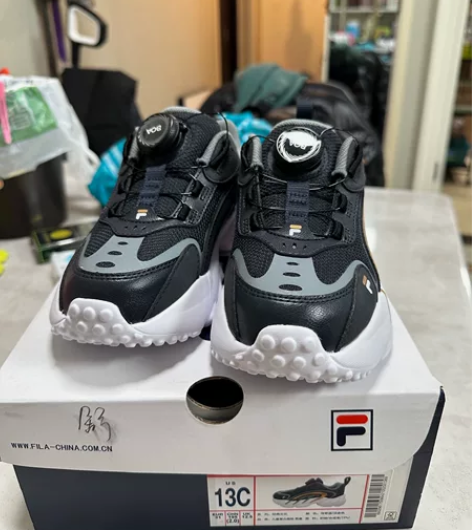 Fila斐乐儿童复古跑鞋 男童 全新 尺码...