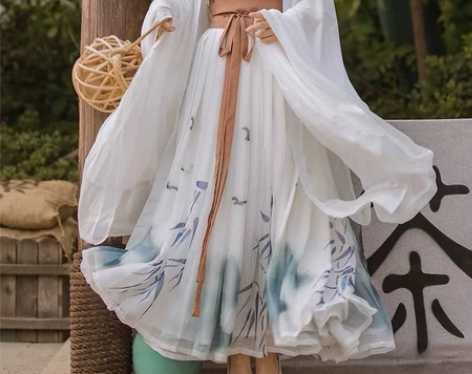 退坑出汉服 魏晋s码大全套 六米摆 感兴趣...