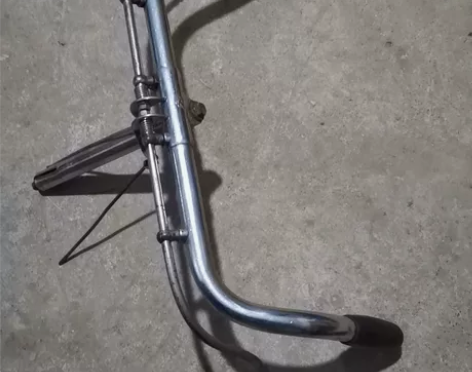 老飞鸽自行车拆车件。把手一套也就是龙头一套...