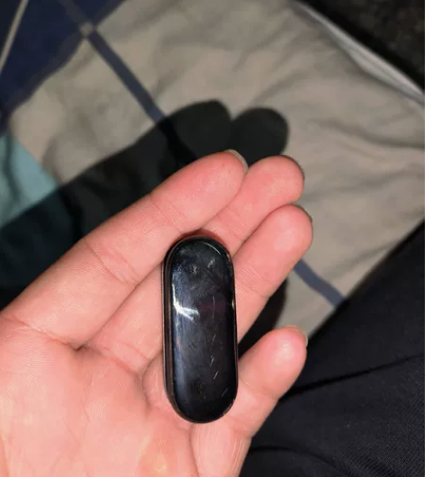 小米手环6 有盒子充电线 入手渠道：京东 ...