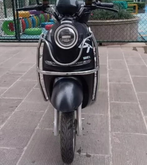 48伏城市猎人新国标。小哥哥一手车，车子半...
