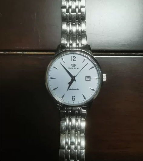 自用天王机械表（换电子手表了）所以转卖 之...
