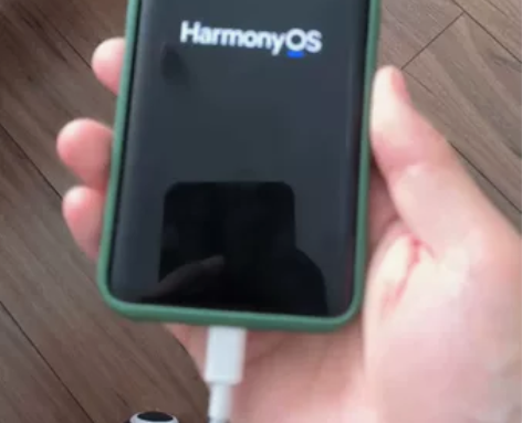 自用的华为mate20pro手机6+128...