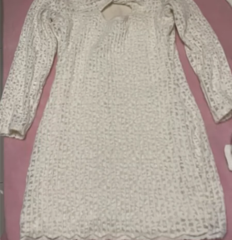 图一:纯欲绒毛包臀裙 图二:奶白小吊带裙图...