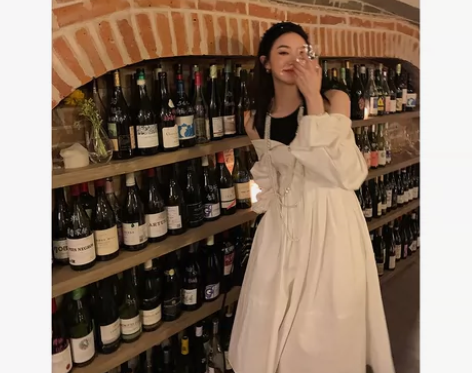 区区欧阳 白色法式气质连衣裙女夏季新款显瘦...