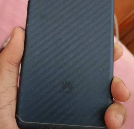 出华为畅享8plus，由于急用用钱4+64...