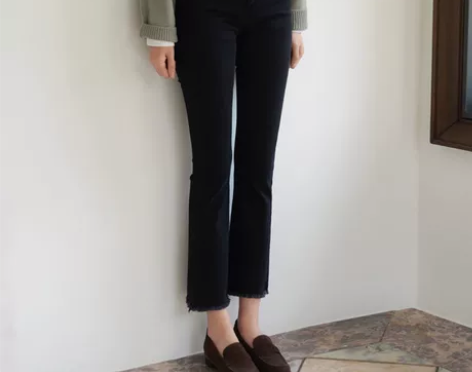 韩国2021秋冬新款黑色微喇牛仔裤女九分高...