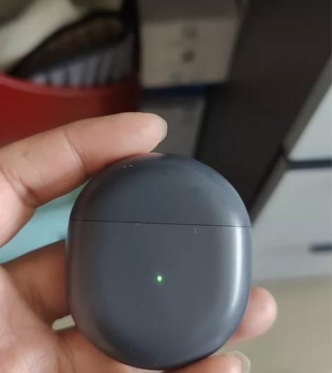 一加耳机充电仓。自用的无线耳机丢掉了，充电...