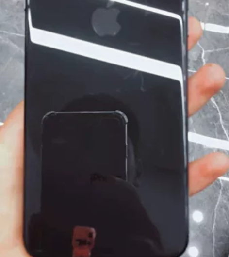 二手苹果8Plus游戏机 无指纹，有前后摄...