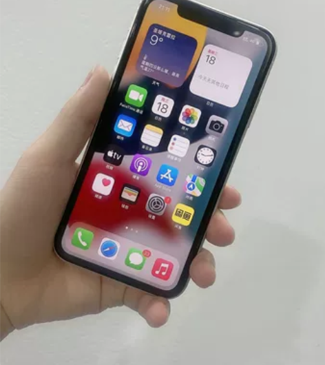 自己用的闲置出苹果11白色国行的 没有拆修...