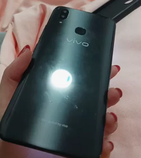 vivox21a,6加128,99新,用不...