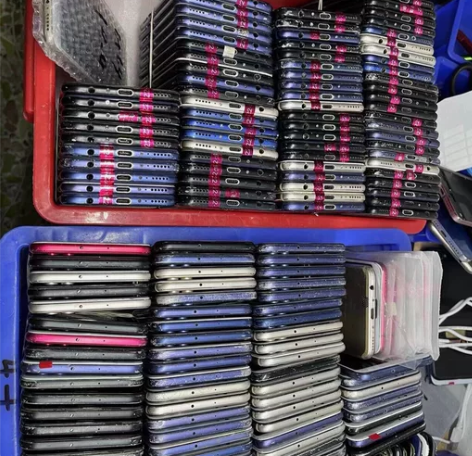 荣耀V10工作机华为手机 内存4+64，6...