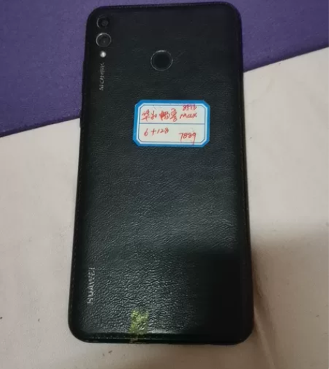 华为荣耀8x max,六+128g,屏幕有...