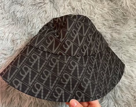 （超低价）名创优品潮酷满印字母渔夫帽棒球帽...