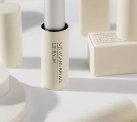 美浮特唇膏向妍角鲨烷修护润唇膏全新未拆封包...