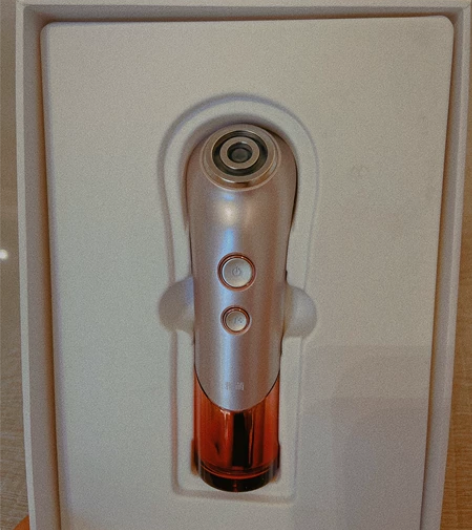 只用过一次的雅萌红光美容仪 生日的时候男朋...