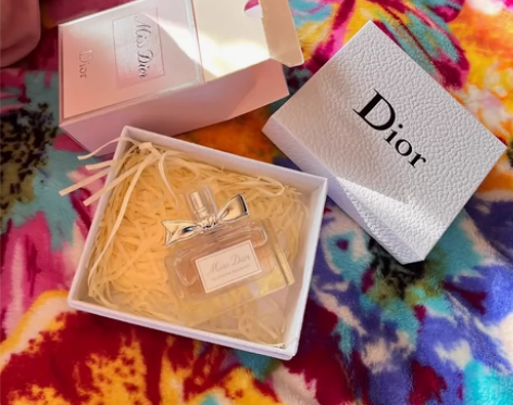 【出】DIOR香水甜心小姐30ml的，跨年...