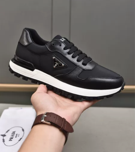 闲置巨全新普休闲大气百搭男士运动鞋 材料:...