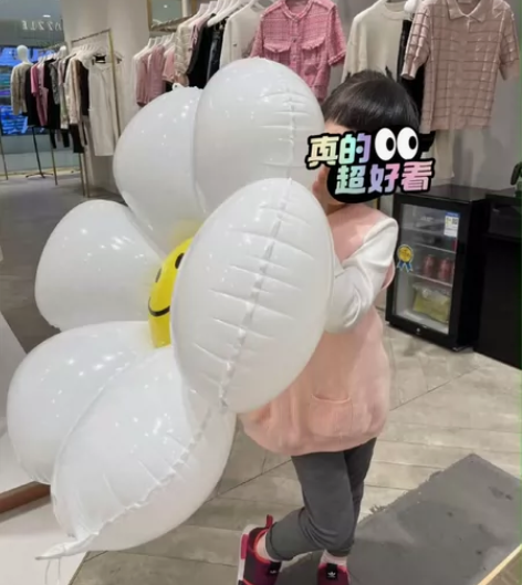 阿迪运动鞋9c,四季款超舒服。去年买的还蛮...