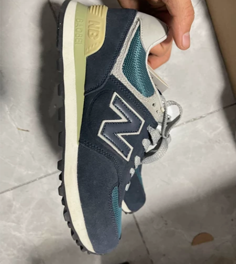 新百伦运动鞋，38码的，买来一直没穿，便宜...