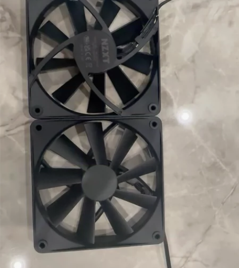 NZXT恩杰 12厘米磁悬浮风扇 电脑机箱...