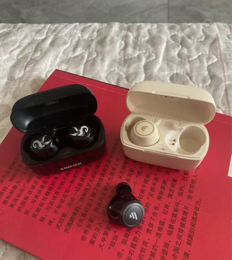 漫步者蓝牙耳机，闲置处理。一个没耳仓盒，也...