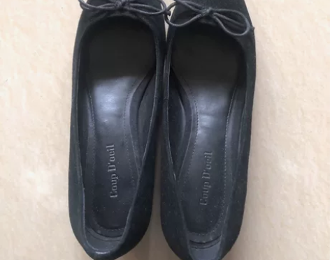 菁菁美鞋铺 黑色单鞋 有一点点跟 穿过一次...