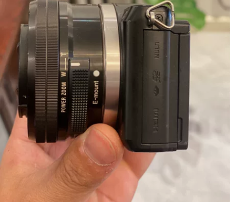 索尼微单5000,9成新,用的少,一直在吃...