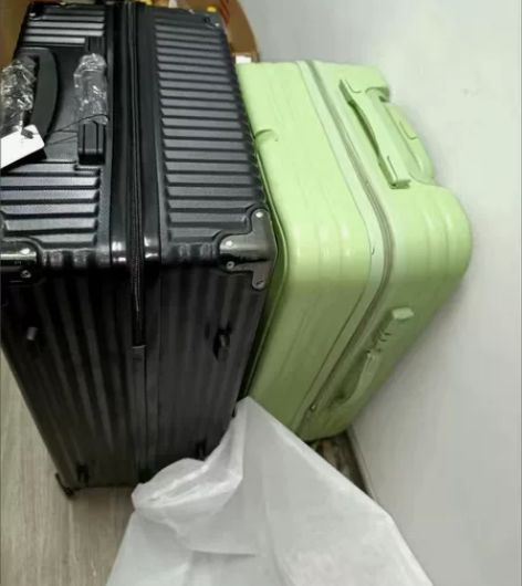 生意难做,厂子不开了,清一批库存,行旅箱都...