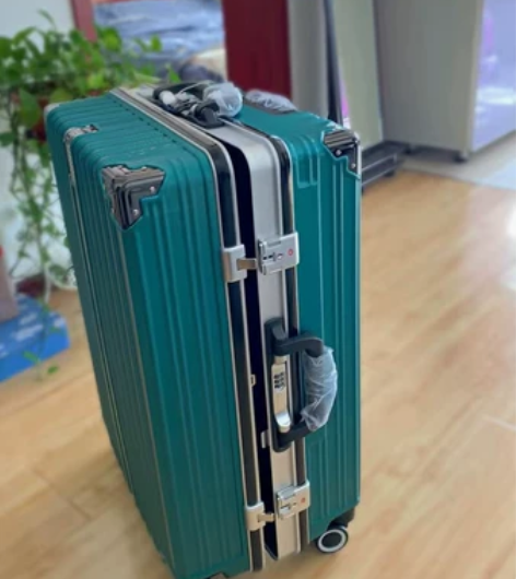 男女行李箱大容量超大密码箱万向轮26旅行箱...