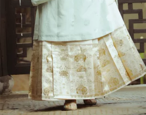 兰若庭汉服太平有象秋冬织金马面 颜色分类现...