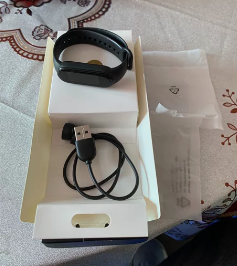 小米手环5 新旧如图二手物品，一经出售，概...