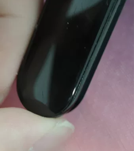 小米手环6，明显划痕但是摸起来无异常，功能...