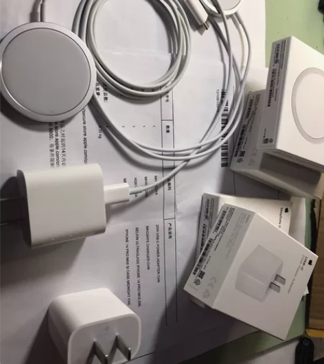 20万充电头99 magsafe230 有...
