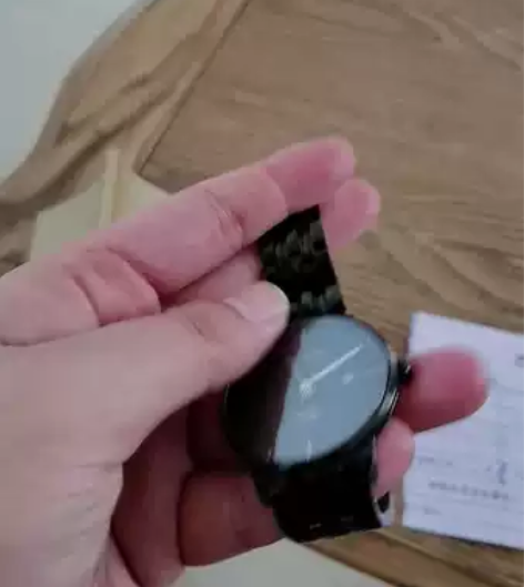 天王石英手表      带了一个半月，一直...