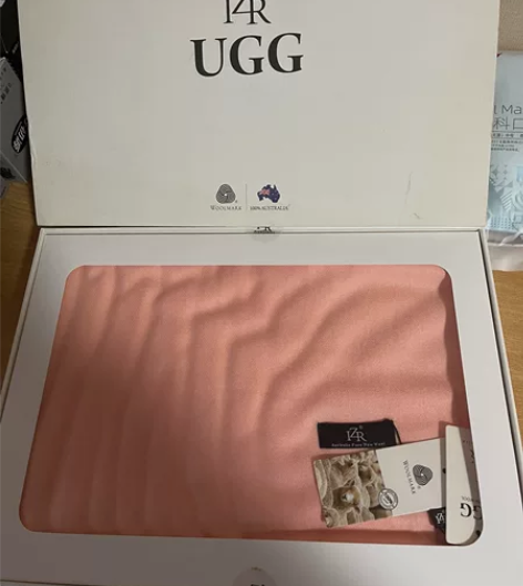 UGG羊毛围巾 披肩 保暖 整理房间 发现...