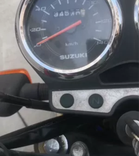 铃木王17年GT125摩托车。轻骑中的战斗...