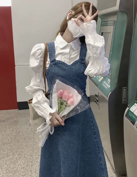 牛仔背带连衣裙女夏季时髦吊带设计感小众收腰...