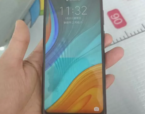 华为畅享10e，手机使用才一年，无拆无修，...