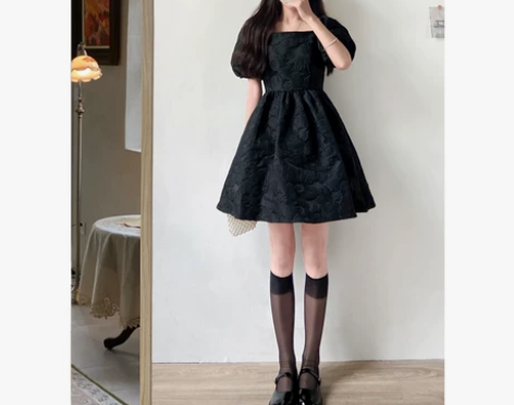 法式方领蓬蓬裙连衣裙女夏小个子提花露背泡泡...