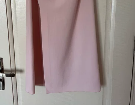 之禾 巴黎线 浅粉色羊毛铅笔裙 4码。...