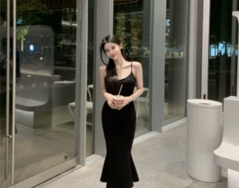 CHU 小初 神秘人鱼~黑色鱼尾裙早秋吊带...