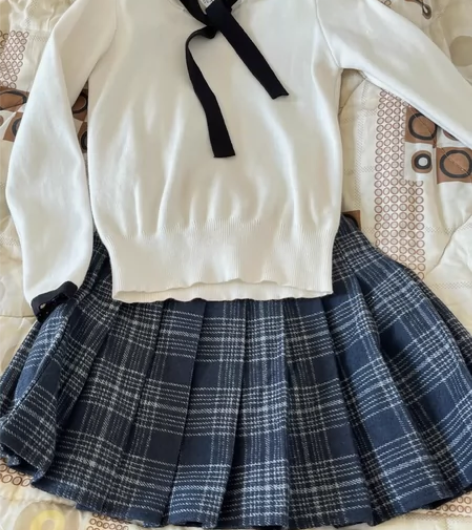 一套学院风 裙子xs 上衣均码偏小 当时高...