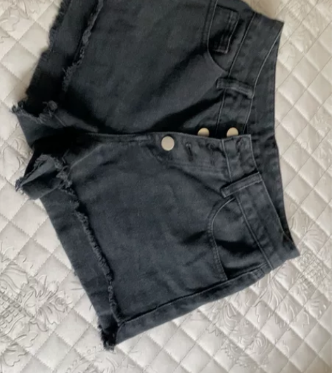 夏季复古黑色毛边牛仔短裤女单排扣高腰显瘦热...