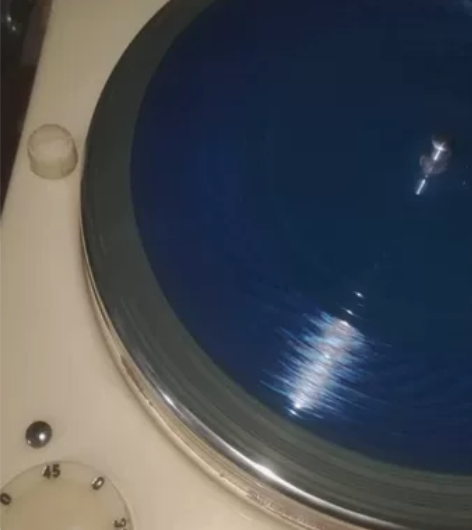 中华206电唱机,送几个老掉牙的唱片,声音...