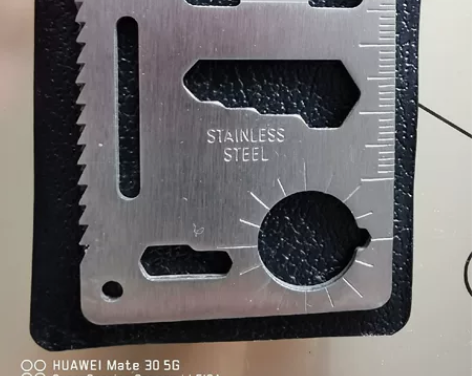 户外便携卡刀野外生存装备救生卡精品多用途多...