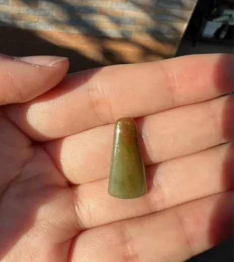 黄翡飘金丝绿无事牌 有孔直接上扣头佩戴 保...