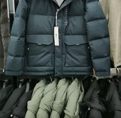 男款红豆品牌男士羽绒服实体折扣店断码亏本处...