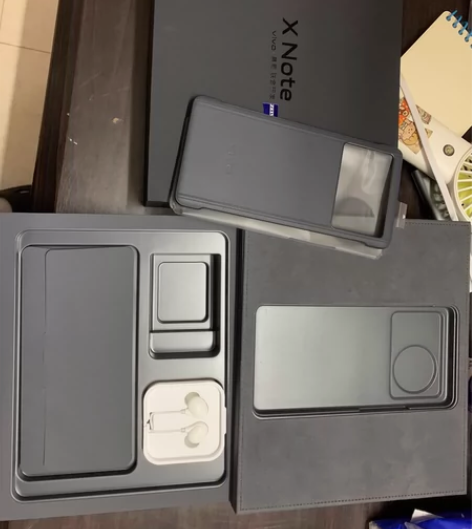 VIVO X NOTE手机盒一套,除了没有...
